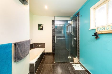 Photo of property in 98 Beach Road, Haumoana, 4102