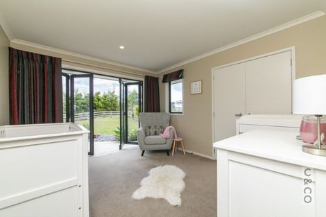Photo of property in 73c Oraha Road, Kumeu, 0892