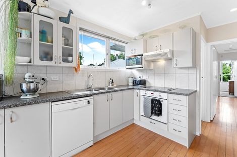 Photo of property in 1/48 Woodside Avenue, Northcote, Auckland, 0627
