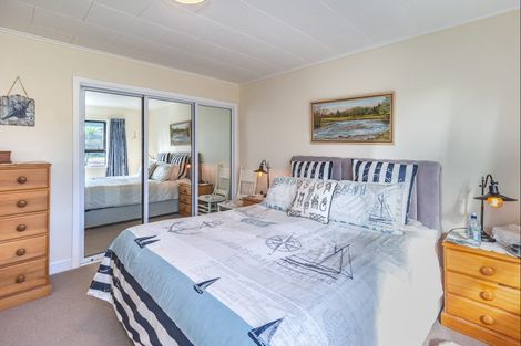 Photo of property in 22 Kent Avenue, Waitarere Beach, Levin, 5510