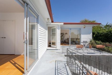 Photo of property in 126 Archibald Road, Kelston, Auckland, 0602