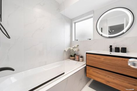 Photo of property in 1/9 Delisle Place, Windsor Park, Auckland, 0632