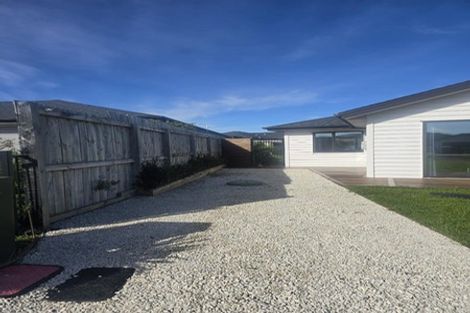 Photo of property in 12 Opouatu Avenue, Glenbrook, Waiuku, 2681