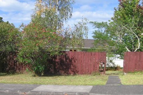 Photo of property in 5 Wanita Place, Totara Vale, Auckland, 0629