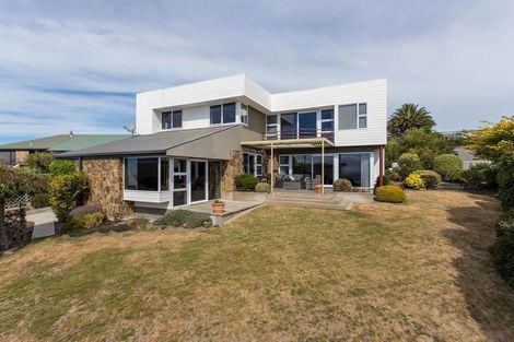 Photo of property in 12 Luxton Place, Mount Pleasant, Christchurch, 8081