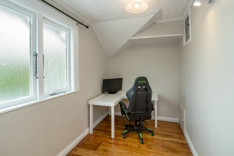 Photo of property in 98 Brandon Street, Featherston, 5710