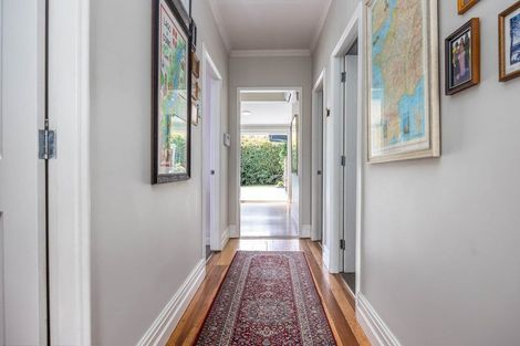 Photo of property in 8 Craigbank Avenue, New Lynn, Auckland, 0600