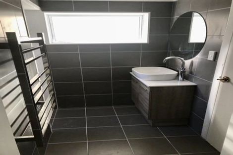 Photo of property in 26 Beach Road, Mellons Bay, Auckland, 2014