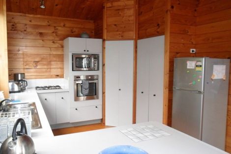 Photo of property in 103 Leigh Road, Leigh, 0985