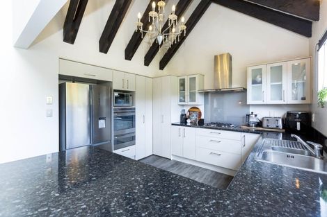 Photo of property in 21 Tapestry Grove, Silverstream, Upper Hutt, 5019