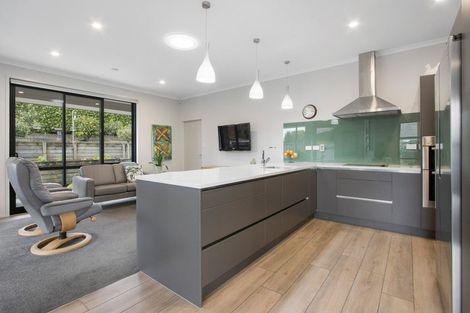 Photo of property in 70 Margaret Drive, Omokoroa, 3114