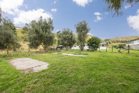 Photo of property in 33 Waikare Coast Road, Putorino, Kotemaori, 4188