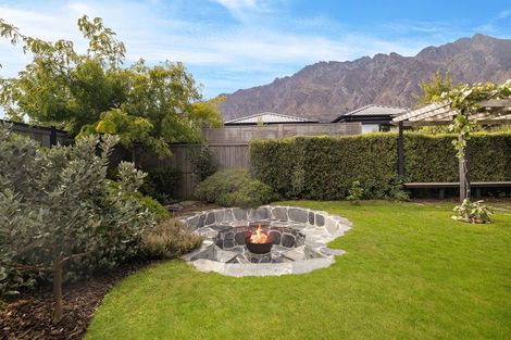 Photo of property in 6 Shepherd Road, Jacks Point, Queenstown, 9371