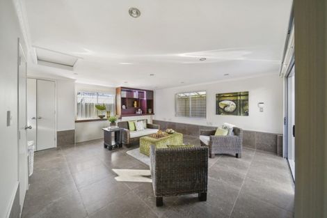 Photo of property in 33 Hope Farm Avenue, Pakuranga Heights, Auckland, 2010