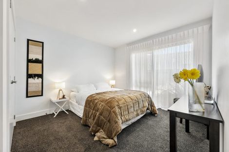 Photo of property in 17 Promontory Crescent, Newlands, Wellington, 6037