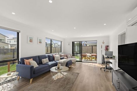 Photo of property in 1 Bonneval Lane, Wallaceville, Upper Hutt, 5018