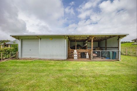 Photo of property in 28 Waipuna Grove, Levin, 5571