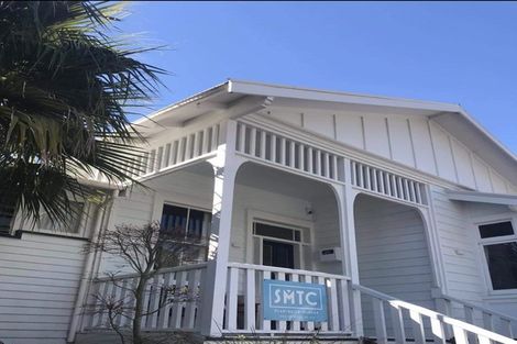 Photo of property in 35 Shakespeare Road, Bluff Hill, Napier, 4110