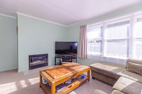 Photo of property in 15 Maire Street, Gonville, Whanganui, 4501