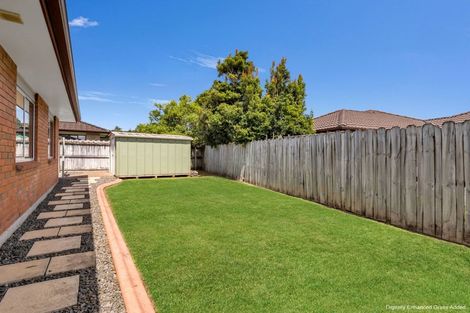 Photo of property in 21 Saltwood Street, Red Beach, 0932