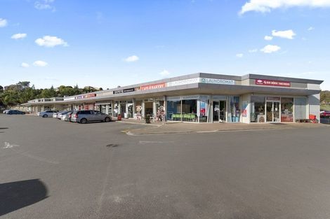 Photo of property in 2/6 John Jennings Drive, Oteha, Auckland, 0632