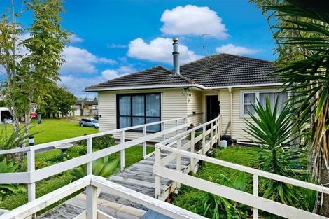 Photo of property in 121 Sturges Road, Henderson, Auckland, 0612
