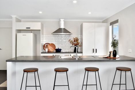 Photo of property in 16 Empire Crescent, Papamoa, 3118