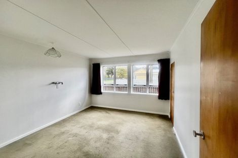 Photo of property in 8 Gillespie Street, Taita, Lower Hutt, 5011