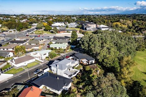Photo of property in 26 Baring Terrace, Strandon, New Plymouth, 4312