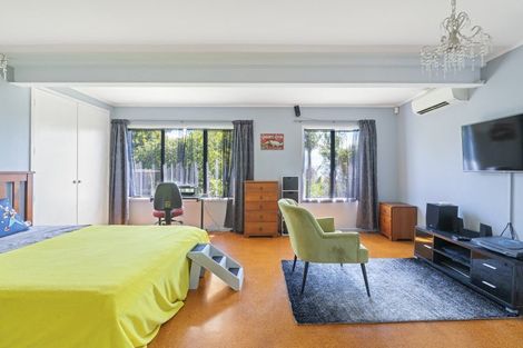 Photo of property in 1042 Whangaparaoa Road, Tindalls Beach, Whangaparaoa, 0930