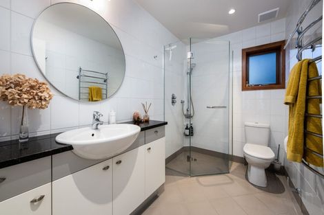 Photo of property in 43 Aotearoa Terrace, Murrays Bay, Auckland, 0630