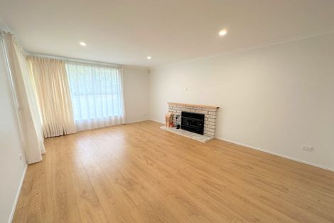 Photo of property in 5 Ussher Place, Pakuranga Heights, Auckland, 2010