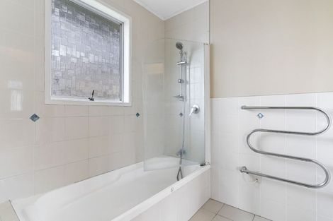 Photo of property in 44 Chislehurst Street, Henderson, Auckland, 0612