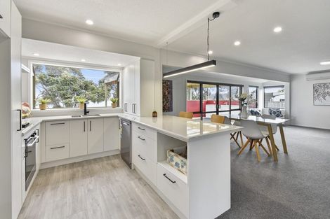 Photo of property in 18 Kaanapali Place, Wattle Downs, Auckland, 2103