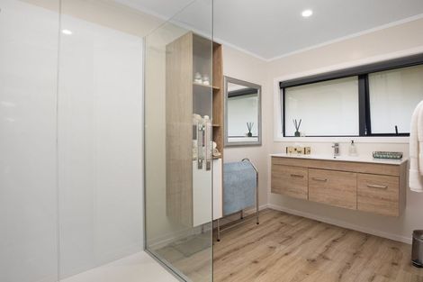 Photo of property in 24 Kereru Street, Waikanae, 5036