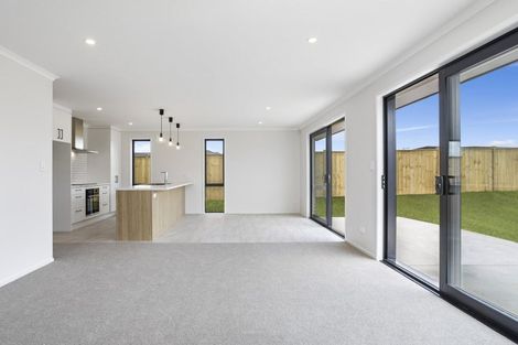 Photo of property in 4 Tahuna Minhinnick Drive, Glenbrook, 2681