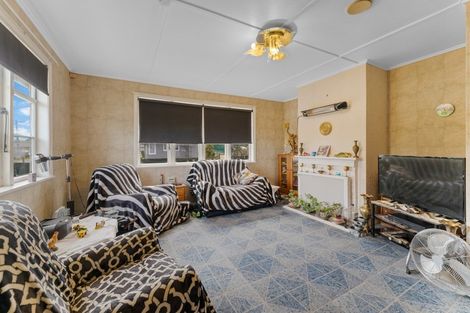 Photo of property in 2 Huntly Street, Foxton, 4814