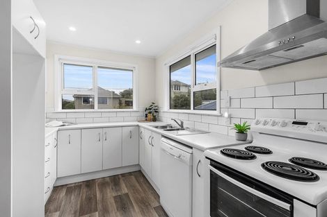 Photo of property in 11 Wakefield Terrace, Tawa, Wellington, 5028