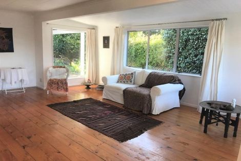 Photo of property in 47 Wairau Road, Oakura, 4314