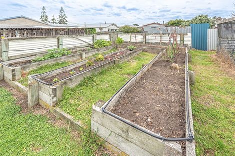 Photo of property in 22 Egmont Street, Castlecliff, Whanganui, 4501