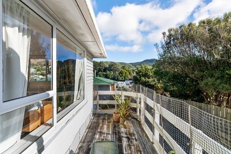Photo of property in 11 Ryan Grove, Tawa, Wellington, 5028