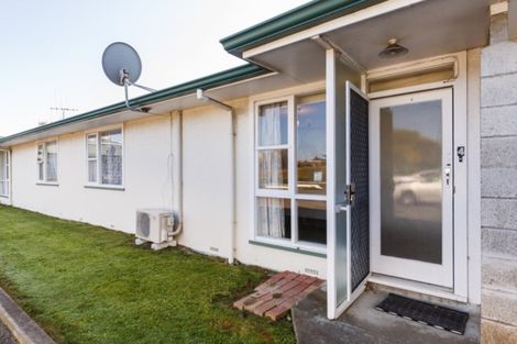 Photo of property in 4/93 Ruahine Street, Roslyn, Palmerston North, 4414