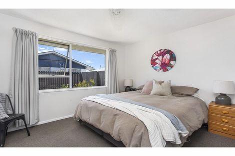 Photo of property in 1/4 Glenys Place, Broomfield, Christchurch, 8042