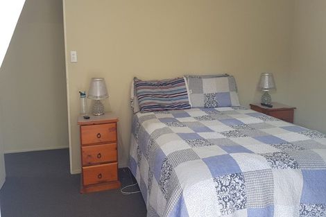 Photo of property in 2/13 Bunnythorpe Road, Papakura, 2110