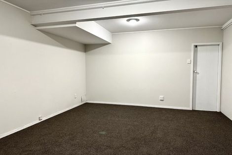 Photo of property in 18 Oakleigh Street, Maungaraki, Lower Hutt, 5010