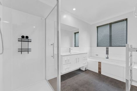 Photo of property in 1 Helenvale Crescent, Pokeno, 2402