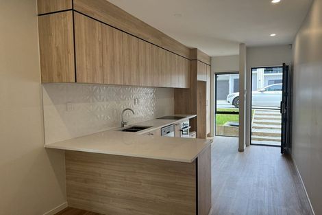 Photo of property in 10 Korokio Lane, Henderson, Auckland, 0612