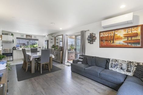 Photo of property in 17 Kora Avenue, Ranui, Auckland, 0612