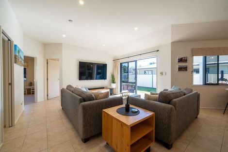 Photo of property in 17 Napier Street, Jervoistown, Napier, 4112