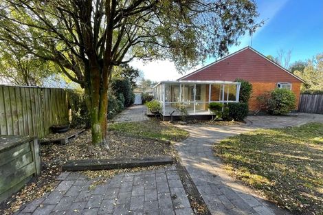 Photo of property in 1/427 Avonhead Road, Avonhead, Christchurch, 8042